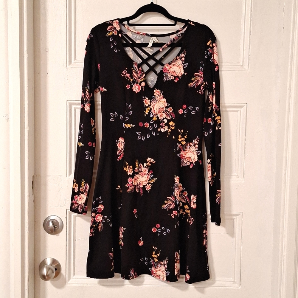 2/$20 MUDD Floral Dress SM